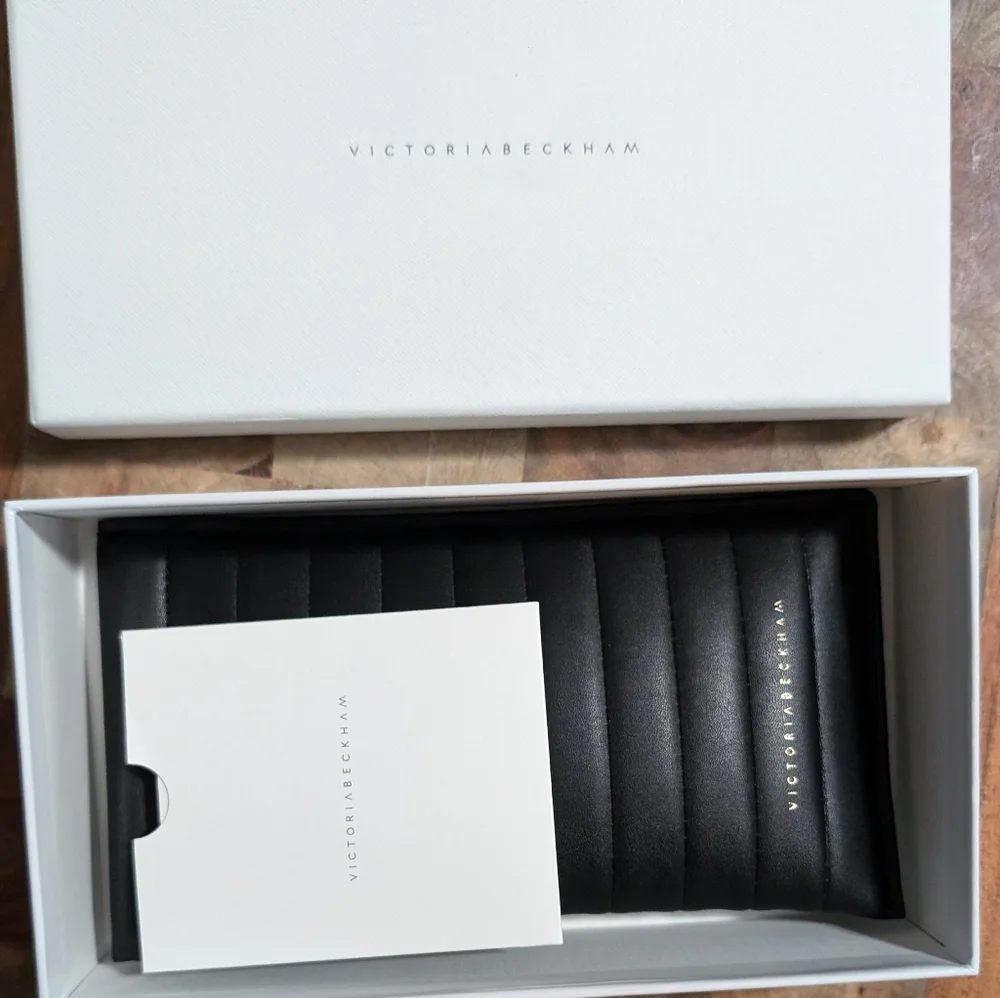 Victoria Beckham Glass Case  + Box - No Glasses Included - Nwt ❤️
